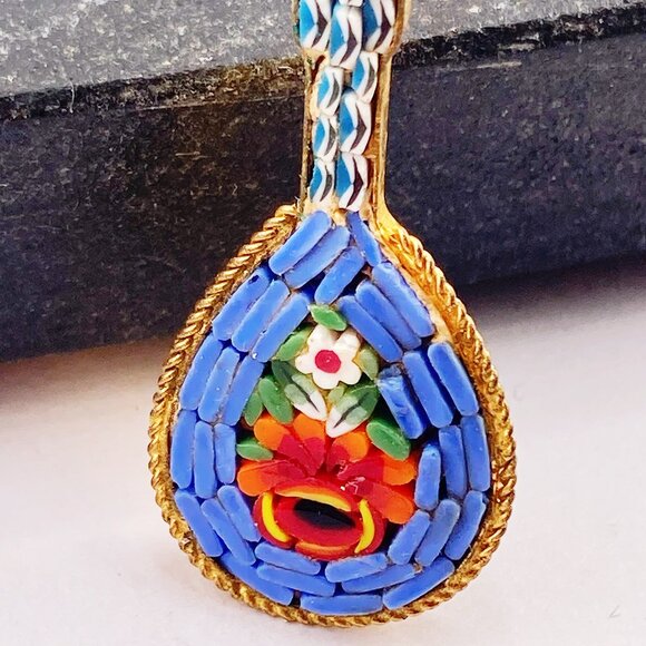 Vintage Italian micromosaic mandolin brooch ~ c. 1930s 1940s mosaic souvenir pin - Picture 4 of 8